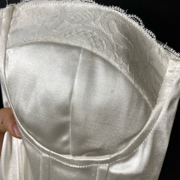 Corset Top - Picture 4 of 6